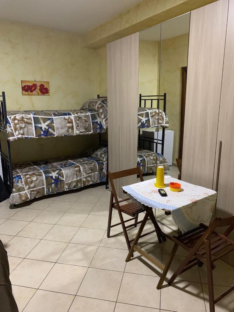 Airport Bedroom House カターニア エクステリア 写真